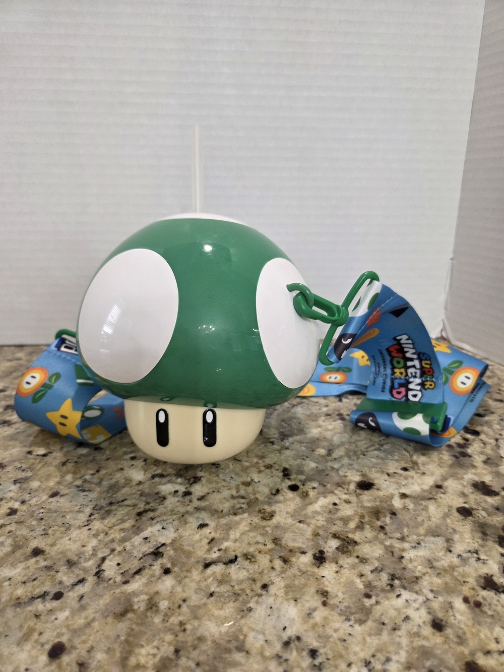 Super Nintendo World Green 1-Up Mushroom Drink Sipper Cup Universal Studio Mario
